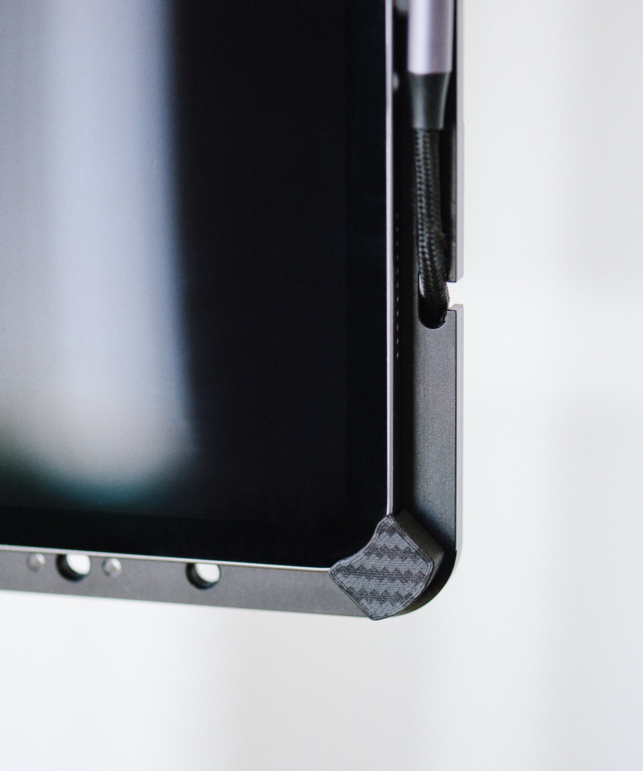 Carbon_Shady_Eizo_24_inch_530_eebcfe67-7712-48ed-baa7-8bfda01e31a1.jpg